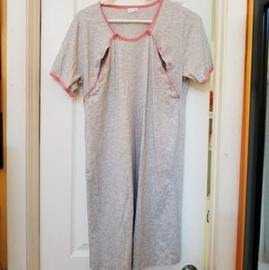 Nursing nightgown and robe with pockets
